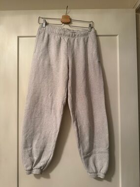 Women’s TNA Light Gray Fleece Sweatpants
